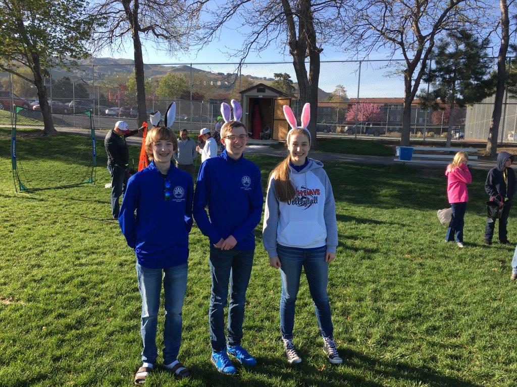 2017 Easter Egg Hunt kids w ears